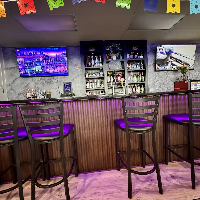Los Gavilanes Mexican Grill
