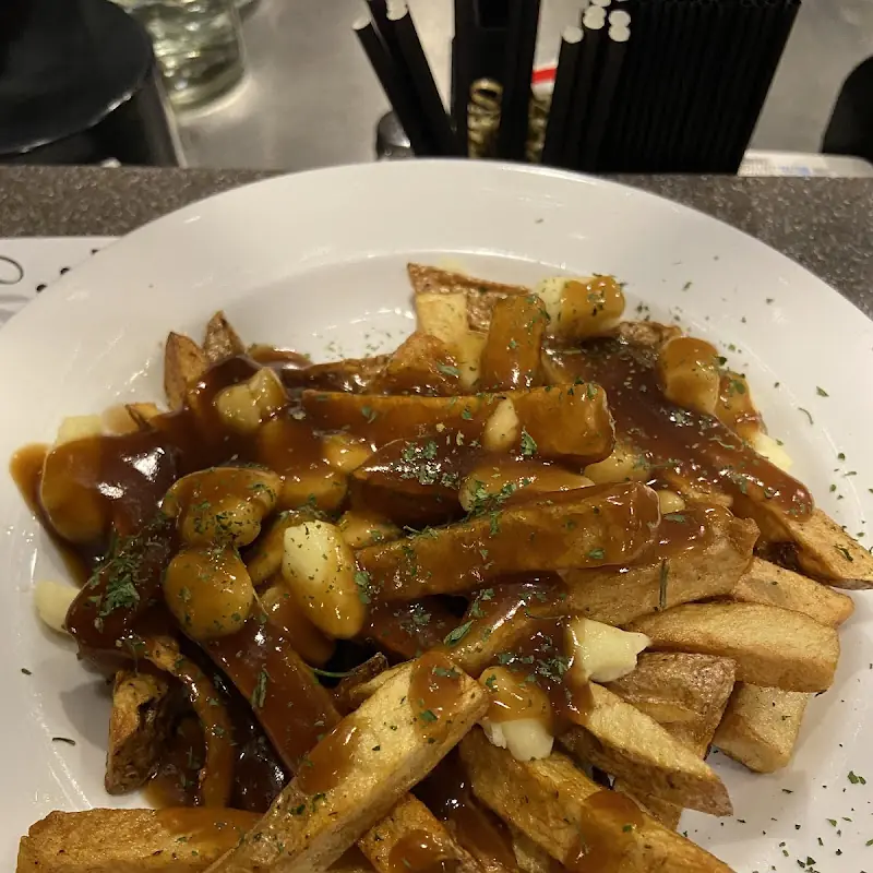 Voyageur Lounge