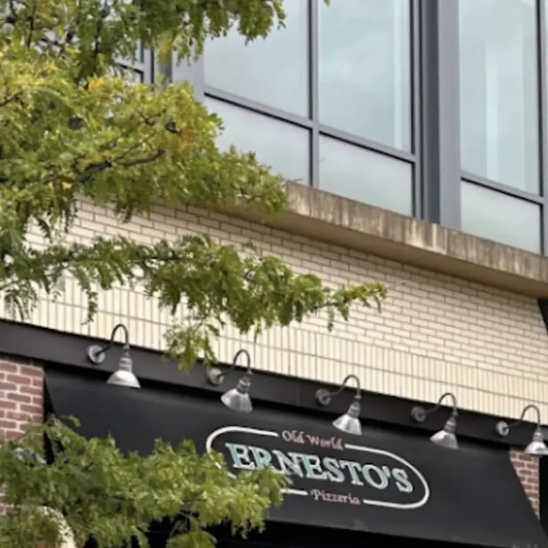 Ernesto's Pizza