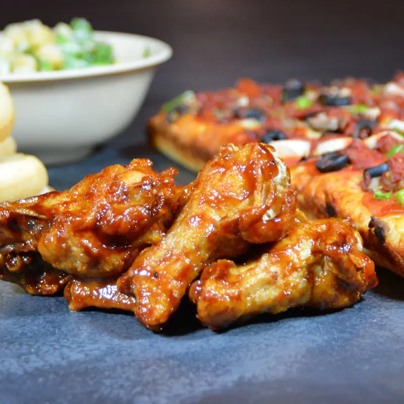 BOSS. Pizza + Wings