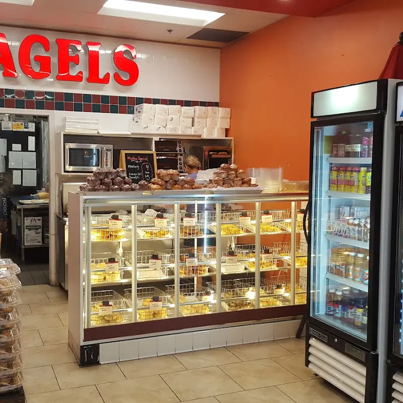 Memo's Bagel Café