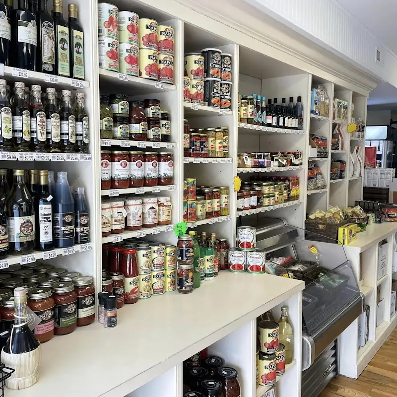 Rocco's Market & Deli