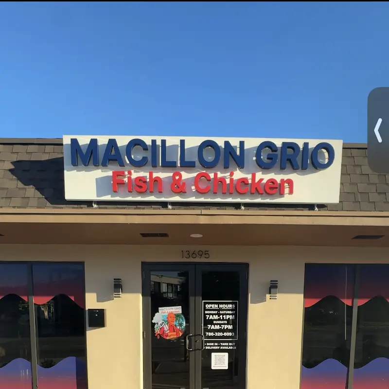 Macillon Grio Fish & Chicken