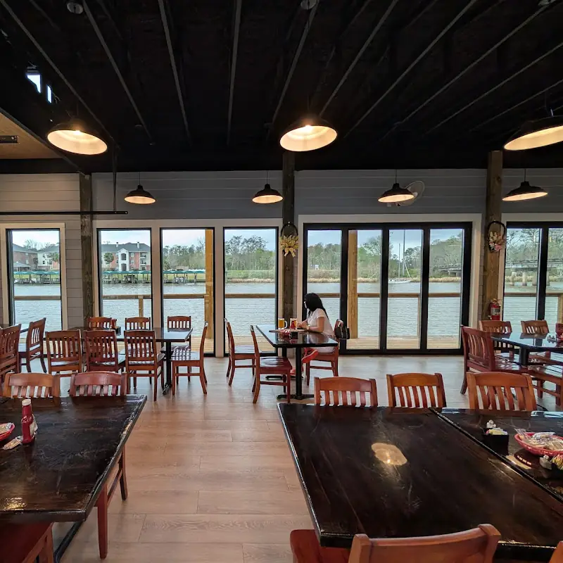 DiCarlo's Food & Spirits