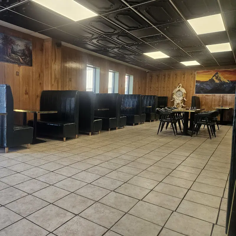 Everest kitchen