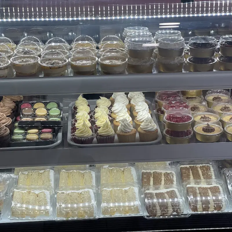 Yelida Bakes Dominican Cakes