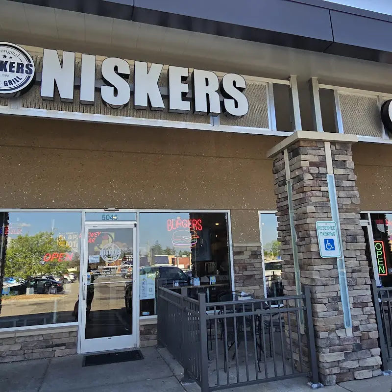 Niskers Grill & Slap Shot Hockey Bar