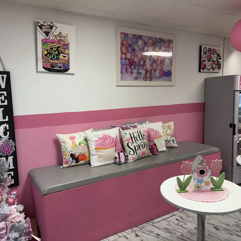 BabyCakes Café