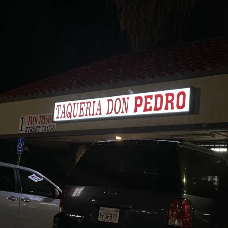 57.Pollo Frito Con Papas