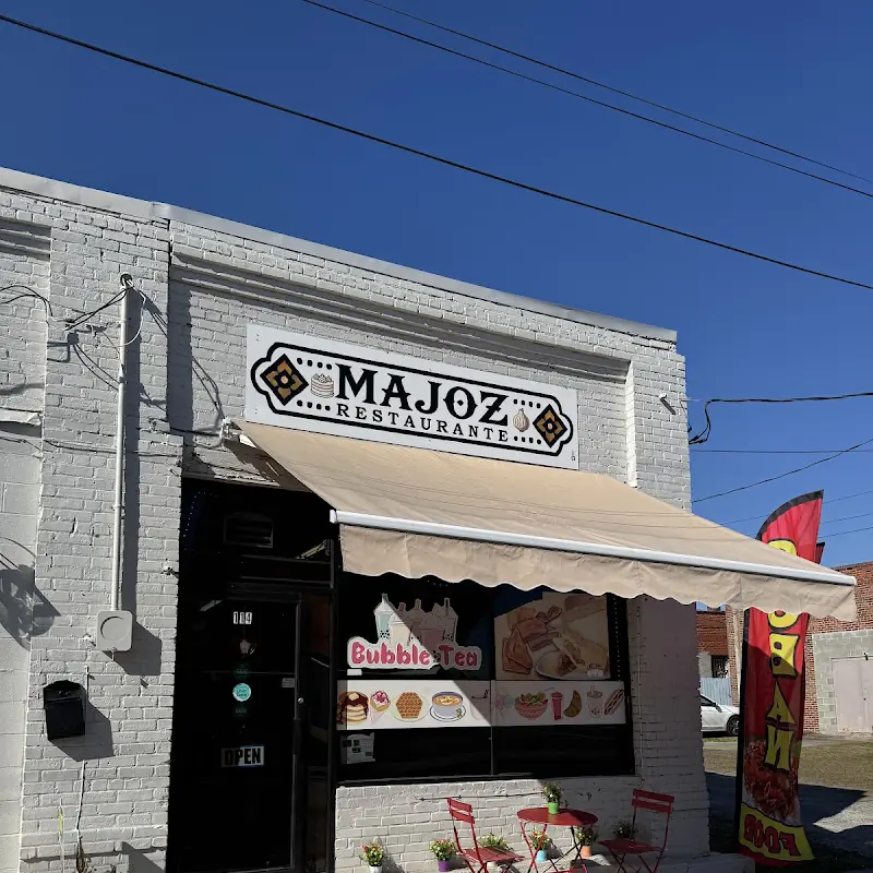 Majoz Restaurant and café
