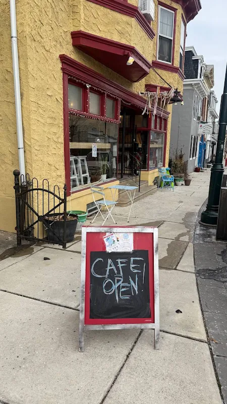 d'griot cafe + gallery