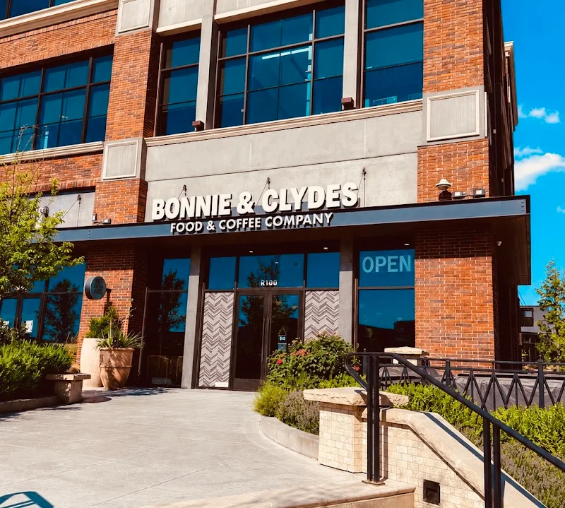 Bonnie & Clydes