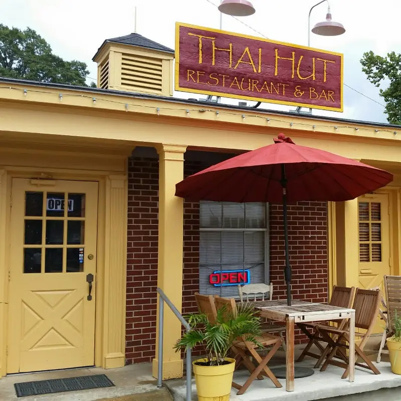 Thai Hut Restaurant & Bar