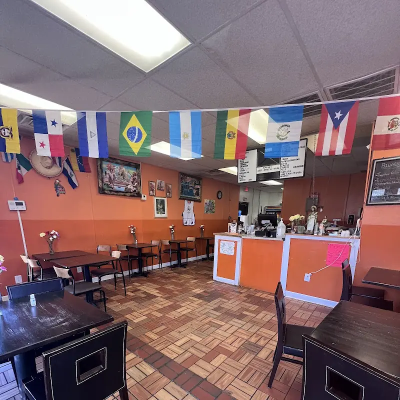 Taquería y Pupuseria TiTa