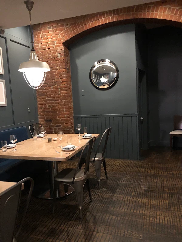 Eighth & English | Seafood, Raw Bar, Wine & Pasta