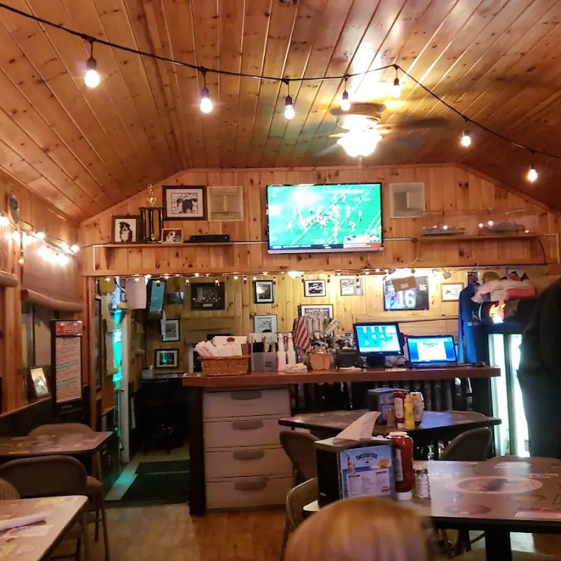Rozzi's Lakeshore Tavern