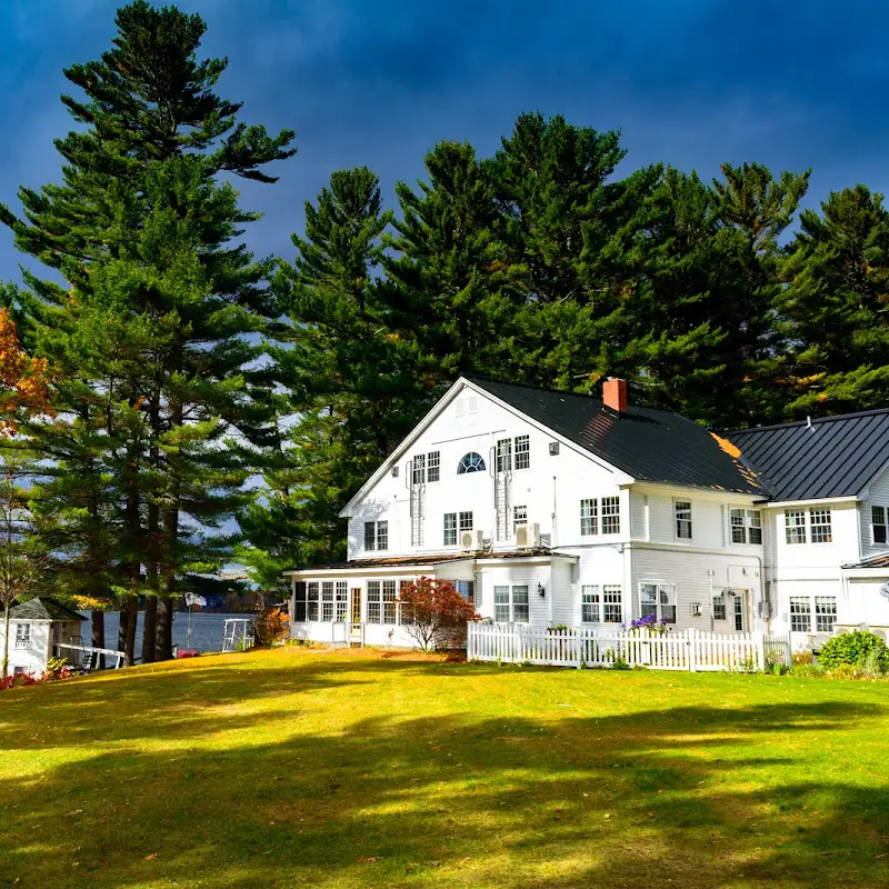 Wolf Cove Inn