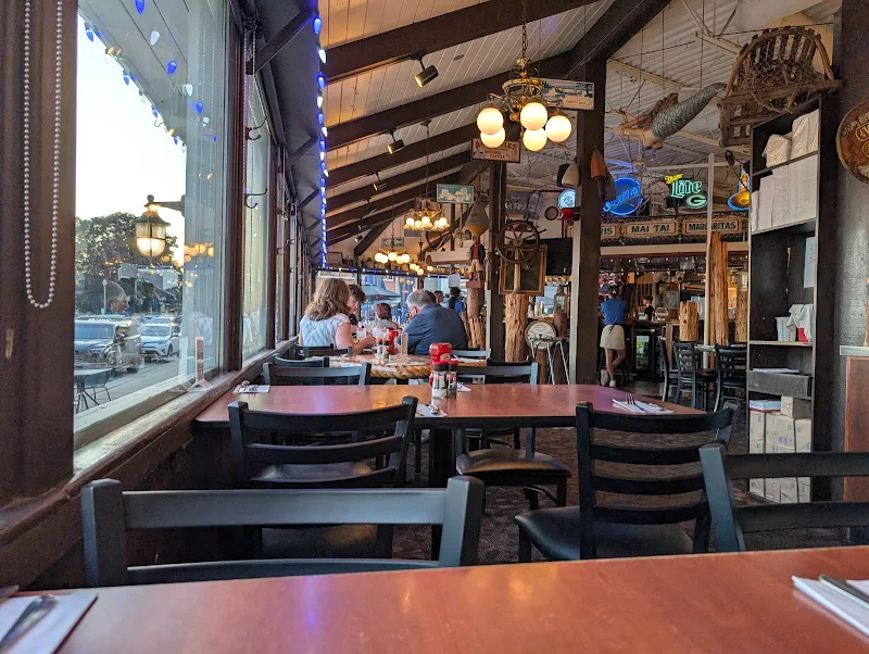 Nick's on the Lake (formerly known as Popeye's)