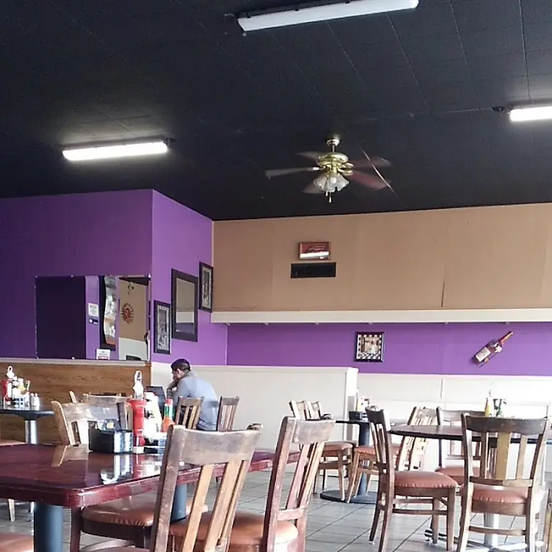 Mom's & Pop's Diner