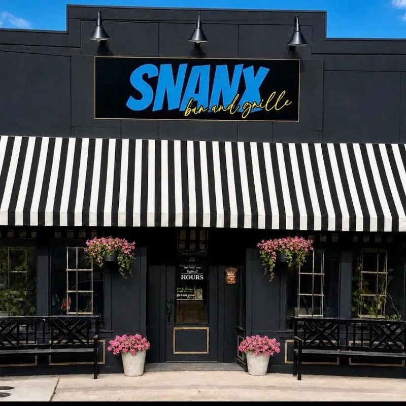 SNANX Bar & Grill