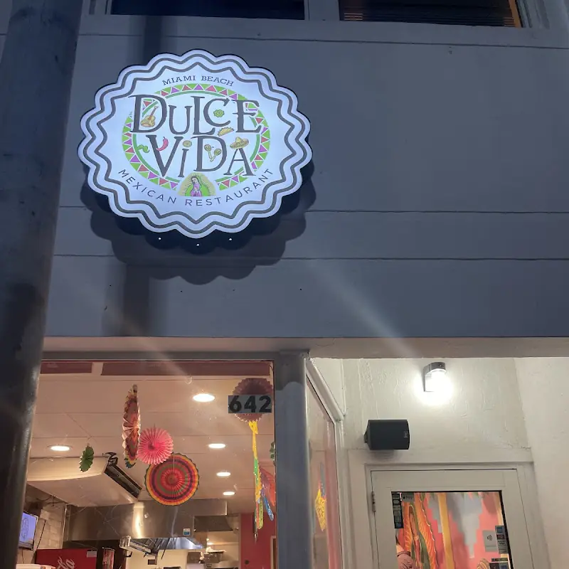 La Esencia Tacos South Beach