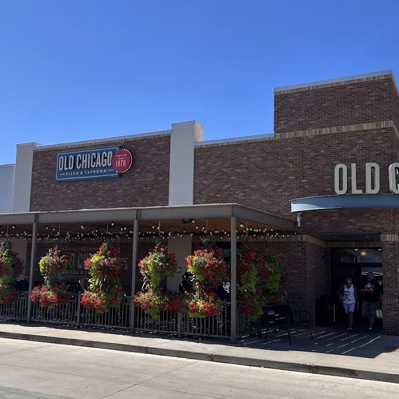 Old Chicago Pizza + Taproom