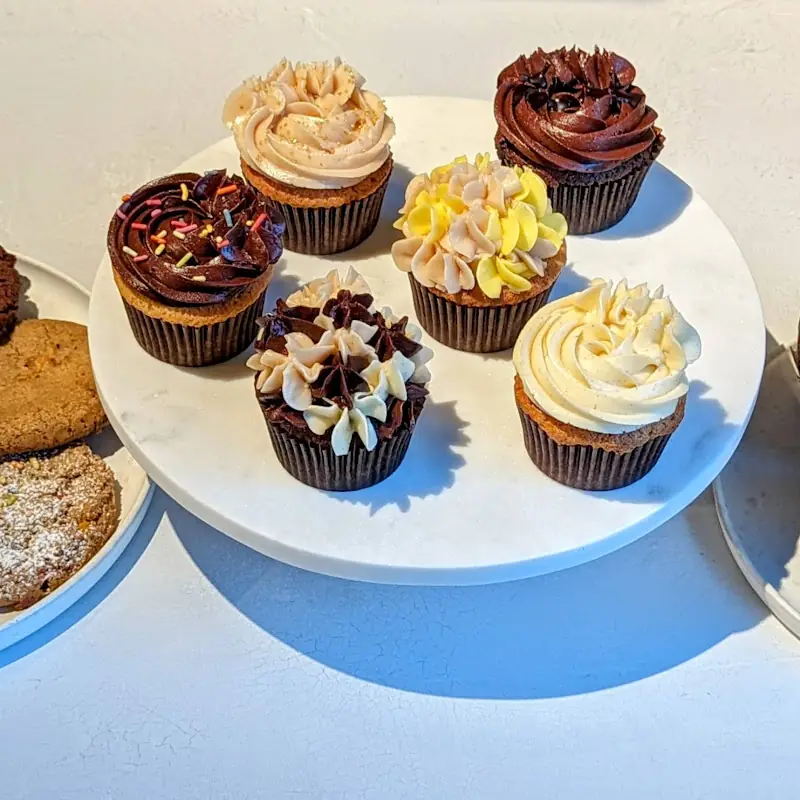 Sweet Diplomacy® Gluten-Free. Custom Cakes and Cupcakes.