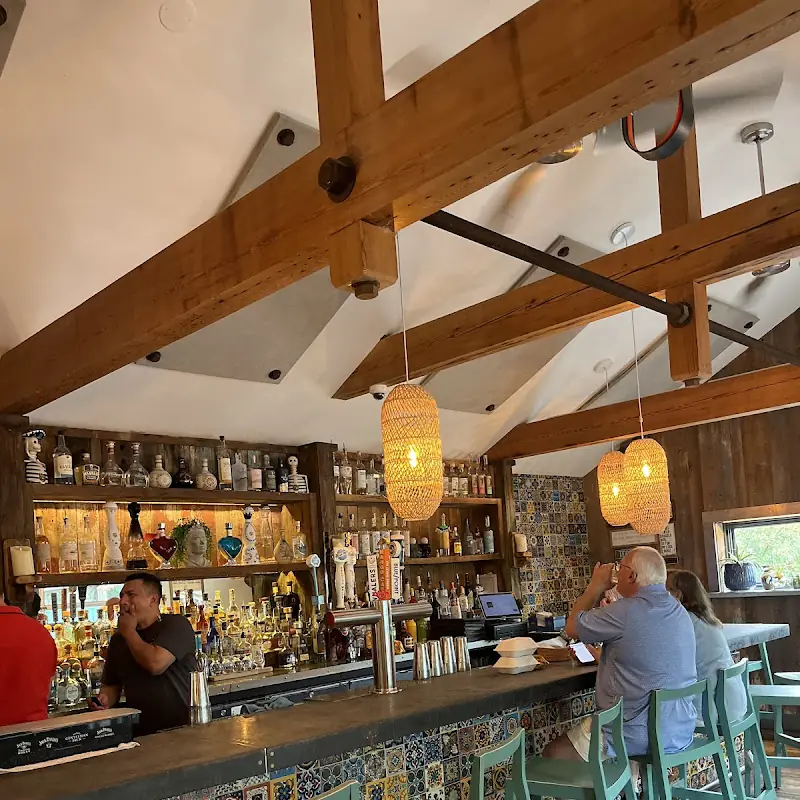 Comomango Mexican Kitchen and Cantina