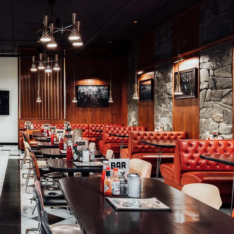 Lost Lake Cafe & Lounge