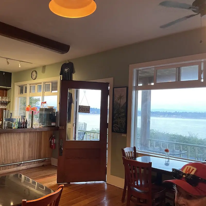 Beach Store Cafe