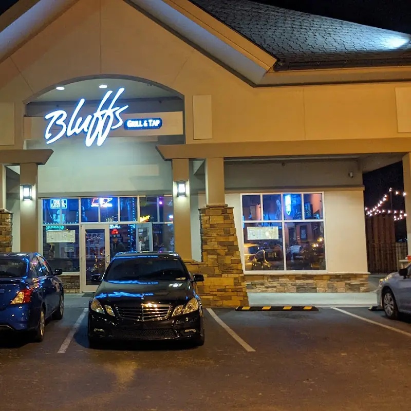 Bluffs Grill and Tap