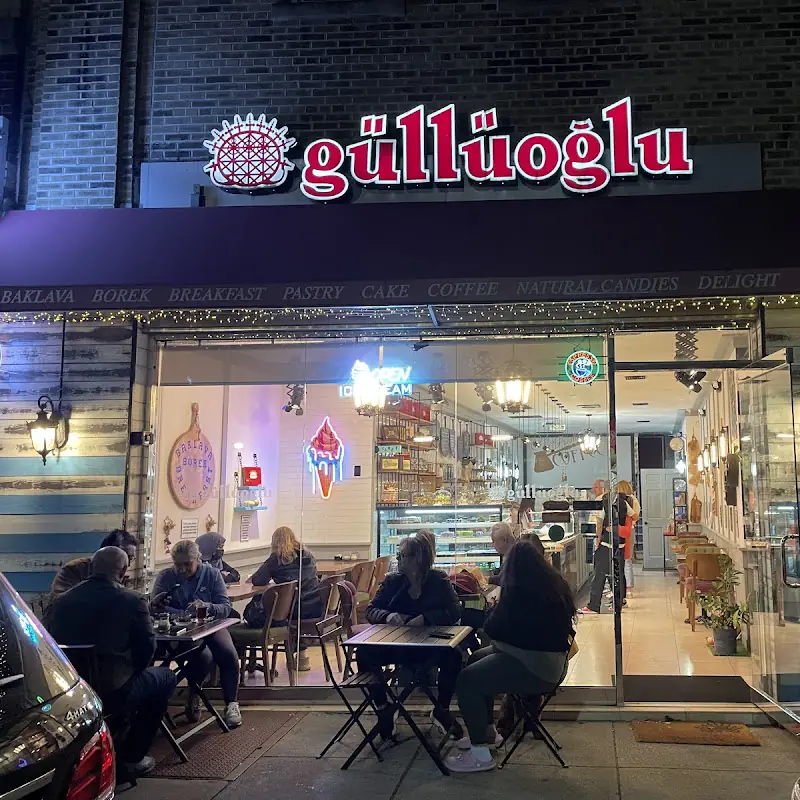 Güllüoğlu Baklava & Cafe