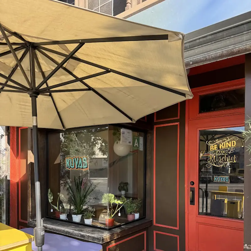 KUYAS Boutique & Cafe