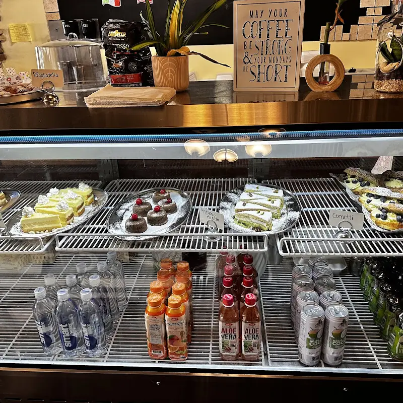 Up n Down Café