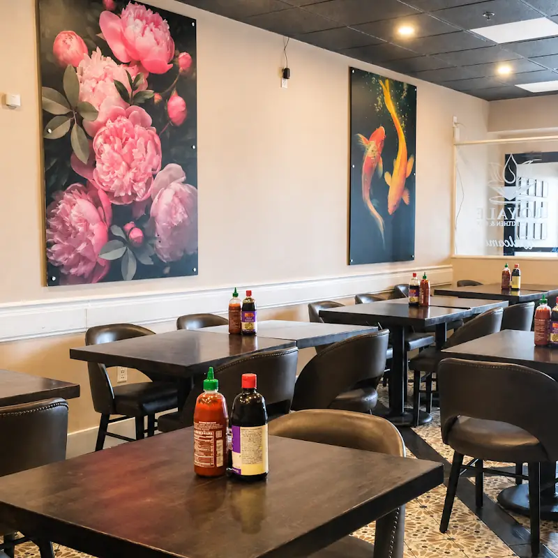 Royale Kitchen & Bar