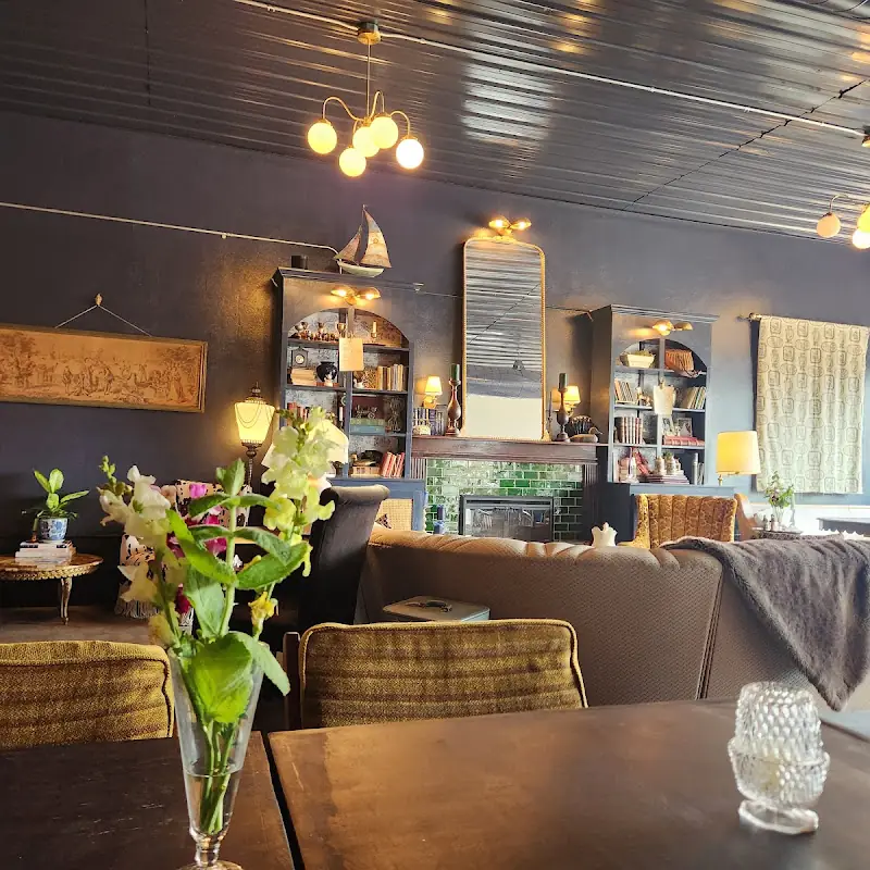 The Tipsy Mosquito Wine And Spirit Room