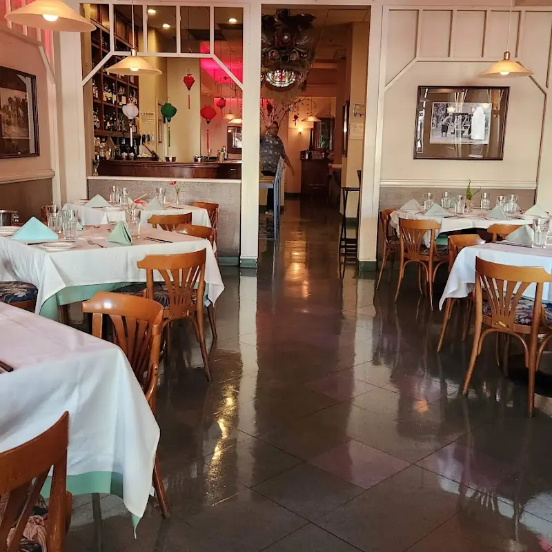 Duc's Bistro