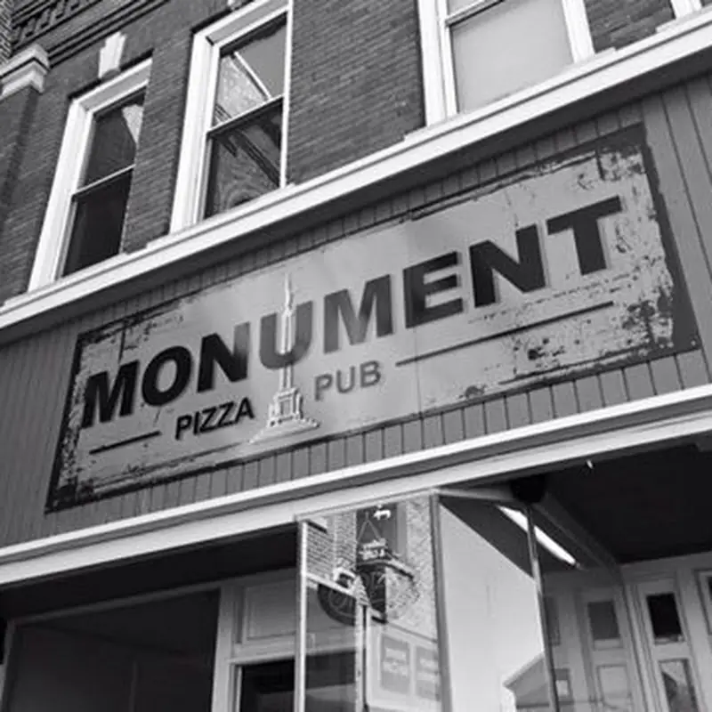 Monument Pizza Pub