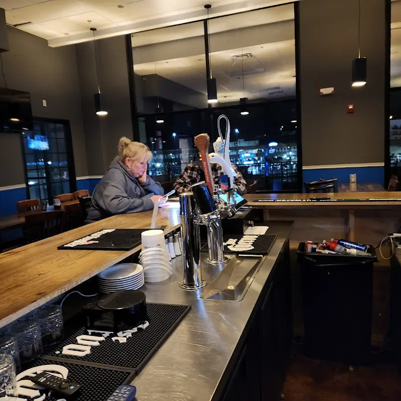 Limit Sports Bar & Grill