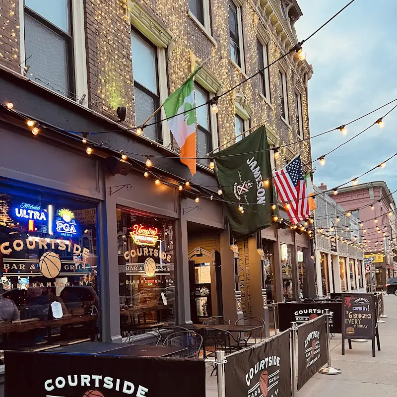 Courtside Bar & Grill