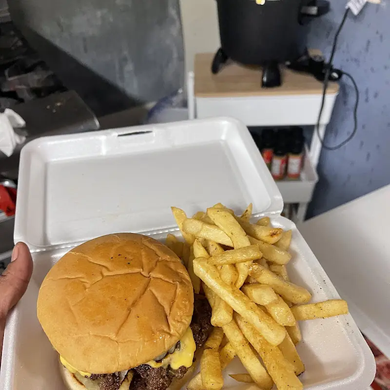 Cee Bee’s Cafe & Grill