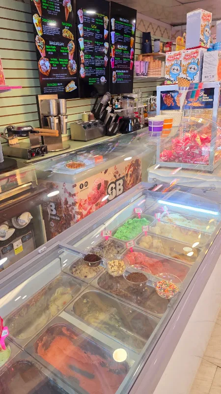 CARAMEL KOSHER ICE CREAM & COFFEE SHOP