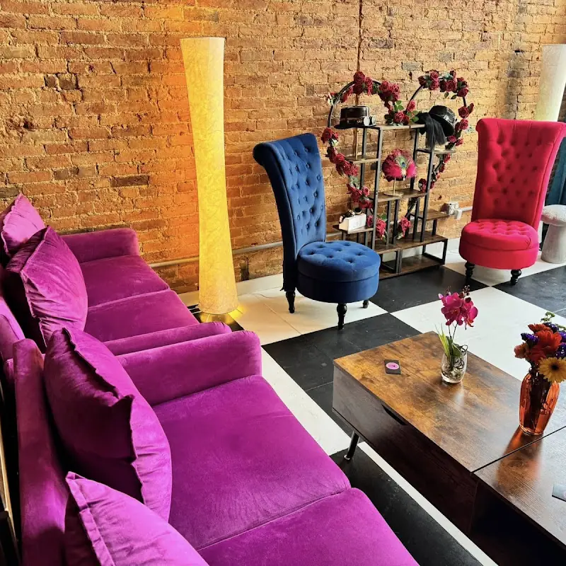 Mad Hatter Bistro & Lounge
