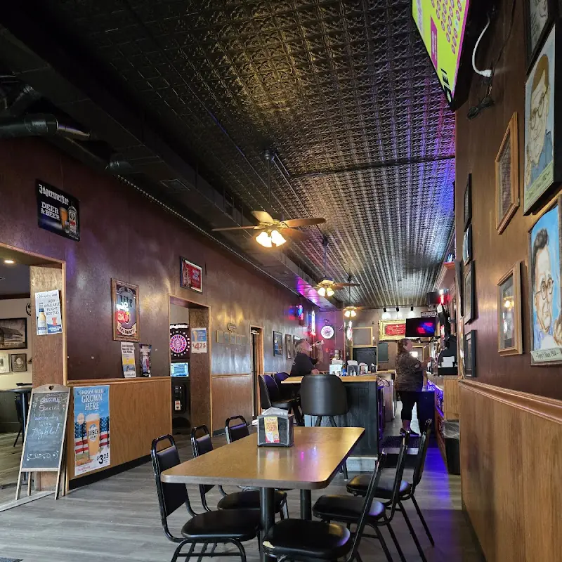 Topsy's Bar & Grill