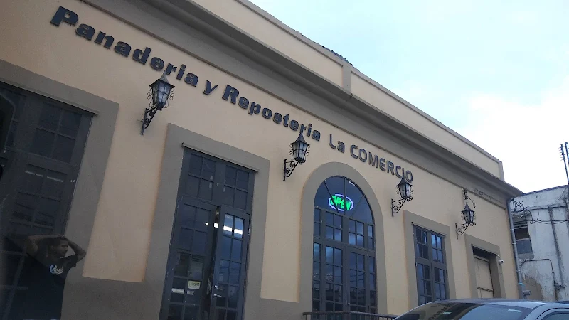 Panadería y Repostería La Comercio
