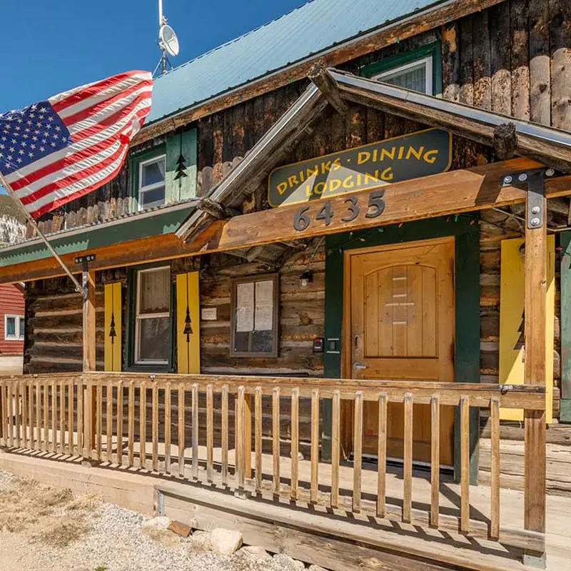 The Twin Lakes Inn & Saloon