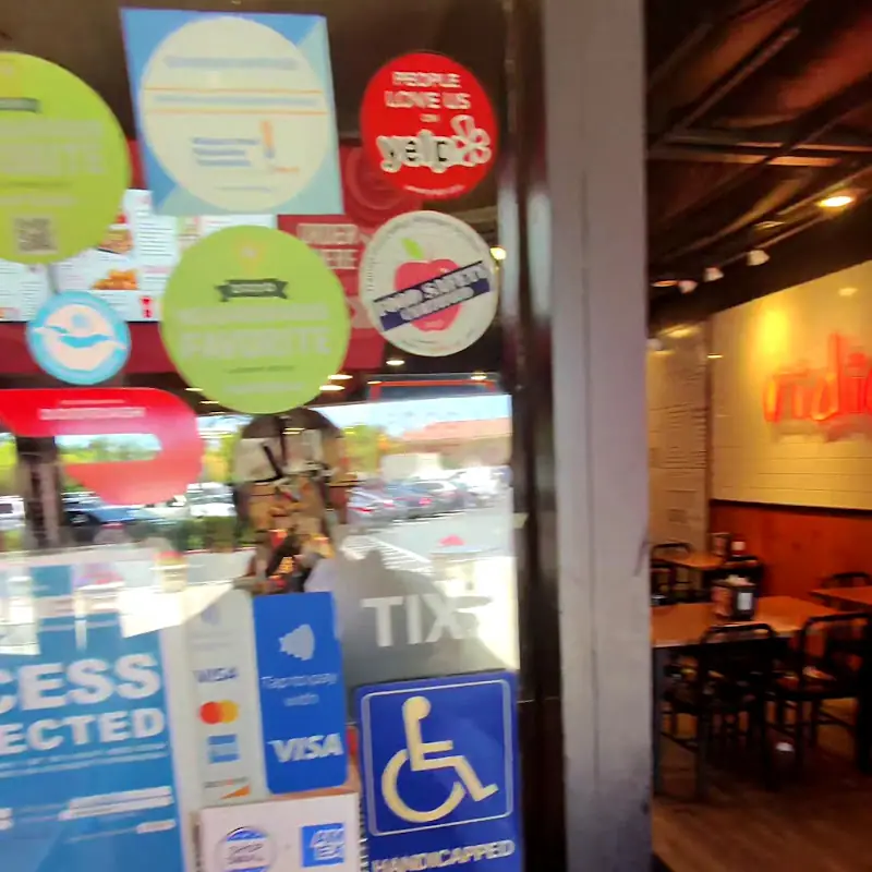 MOOYAH Burgers, Fries & Shakes