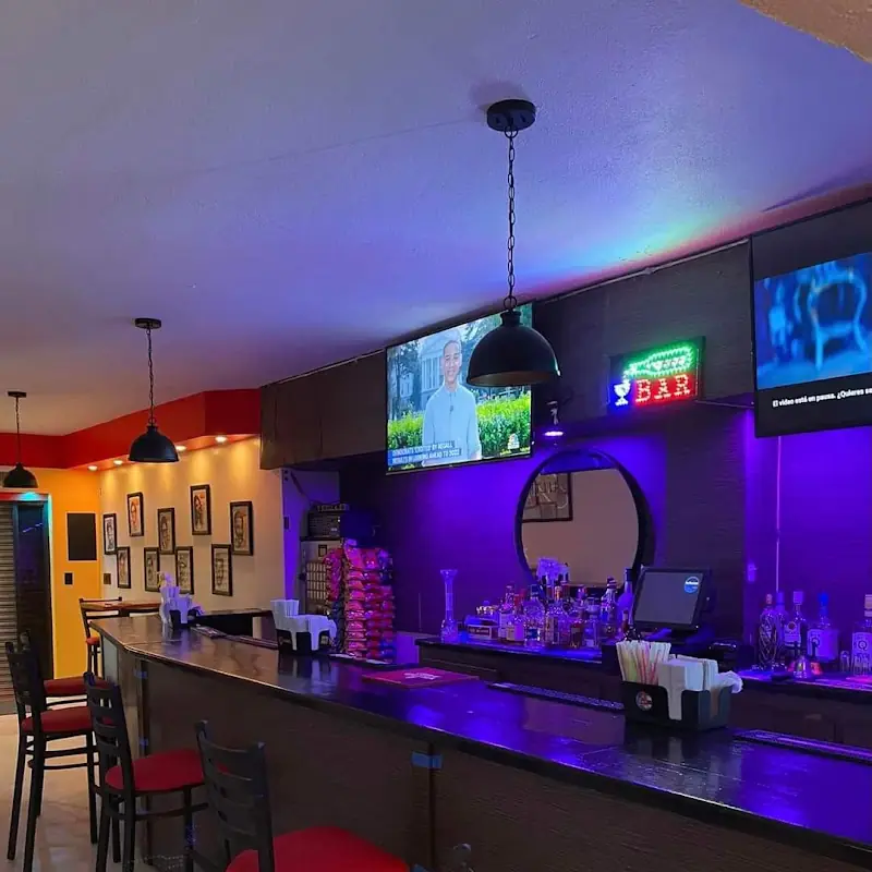 El Mango SportBar & Grill