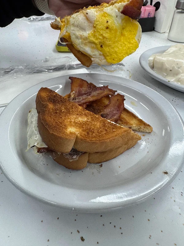 T&R Sunrise cafe