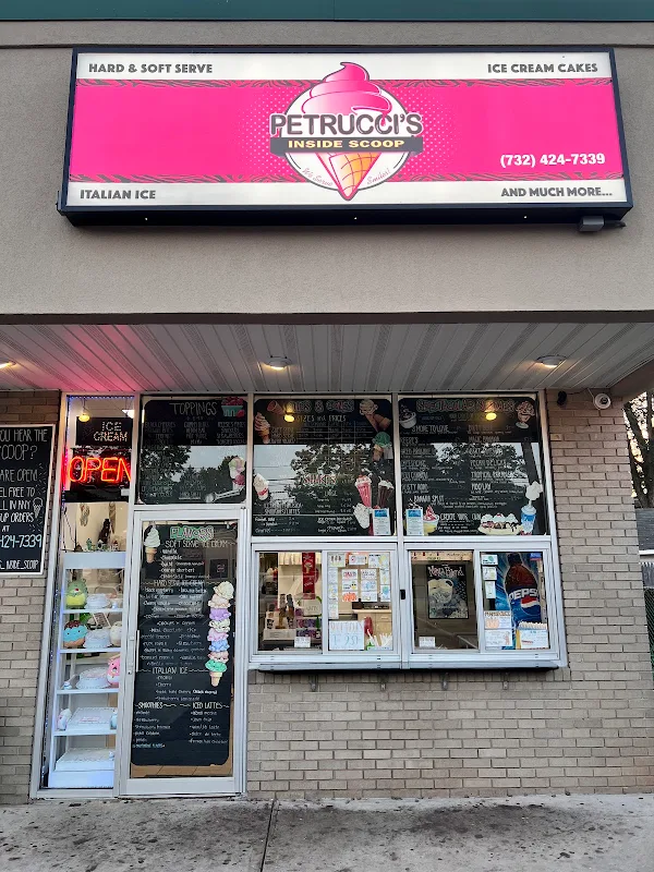Petrucci's Inside Scoop